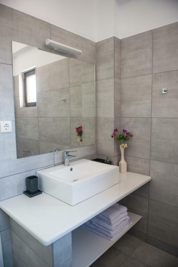 Irene Twin Condo Plataria Extérieur photo